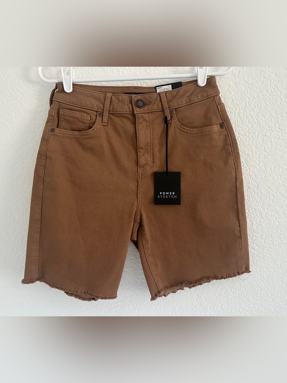 Simply Vera Vera Wang - Women’s Tan Jean Bermuda Shorts - Stretchy Size 4 - NWT!